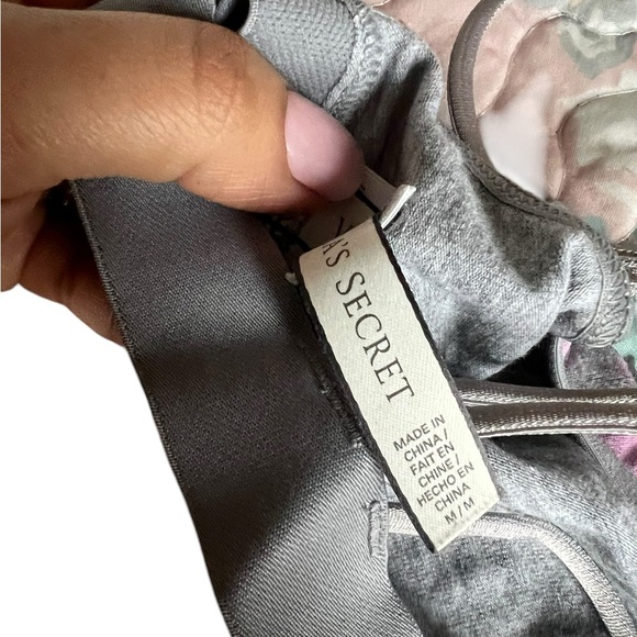 Victoria's Secret Bralette - Grey with Pink Hearts - Size Medium - Picture 5 of 7